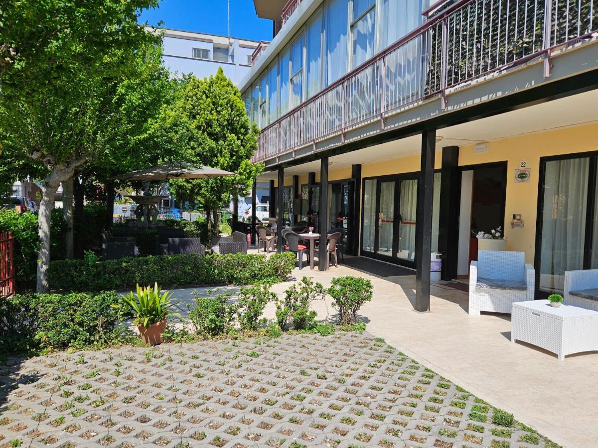 Hotel Paradiso Rimini Exterior foto