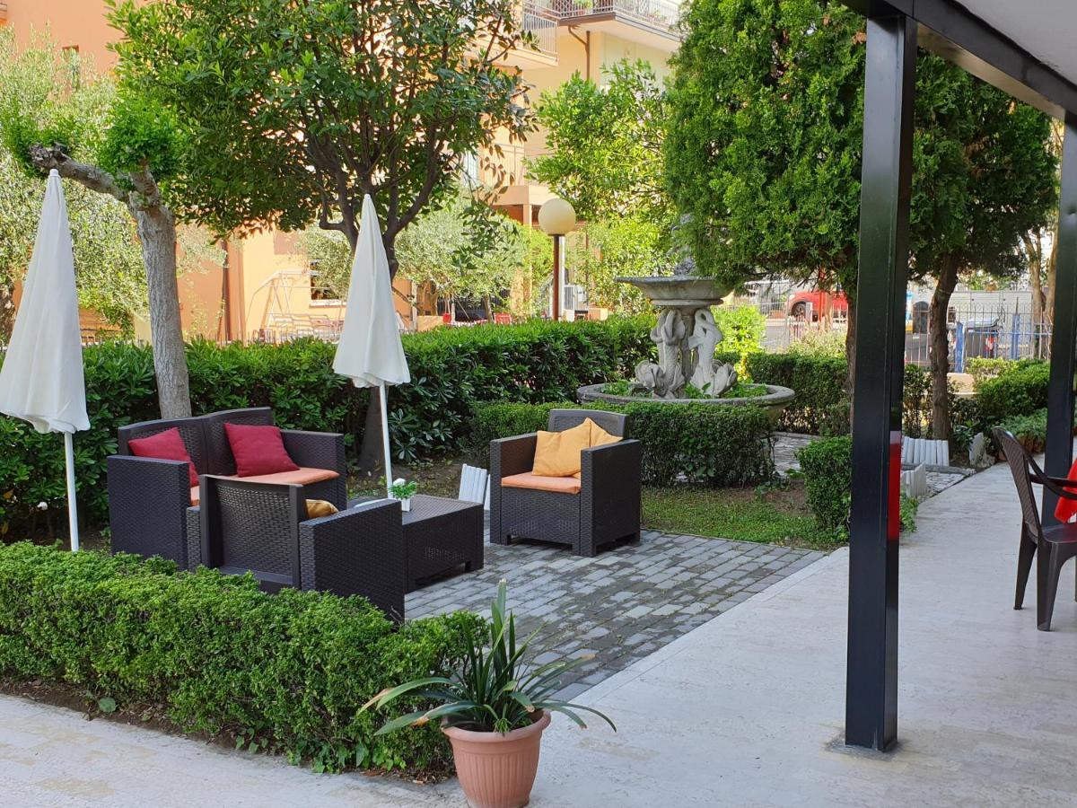 Hotel Paradiso Rimini Exterior foto